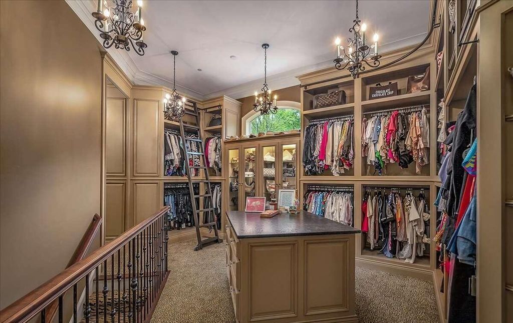 Luxury Living Redefined Exquisite 10 Acre Mansion in Georgia Priced at 4.299 Million 31