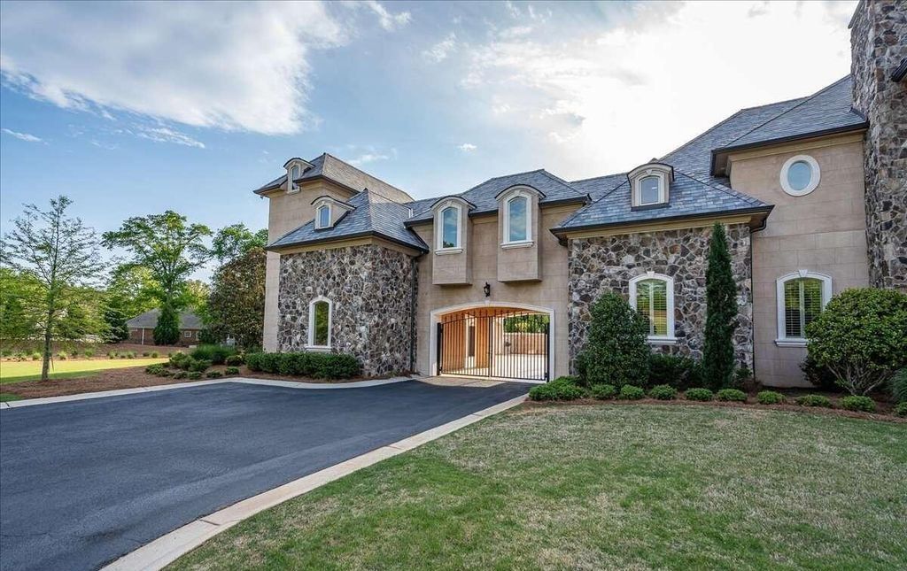 Luxury Living Redefined Exquisite 10 Acre Mansion in Georgia Priced at 4.299 Million 58