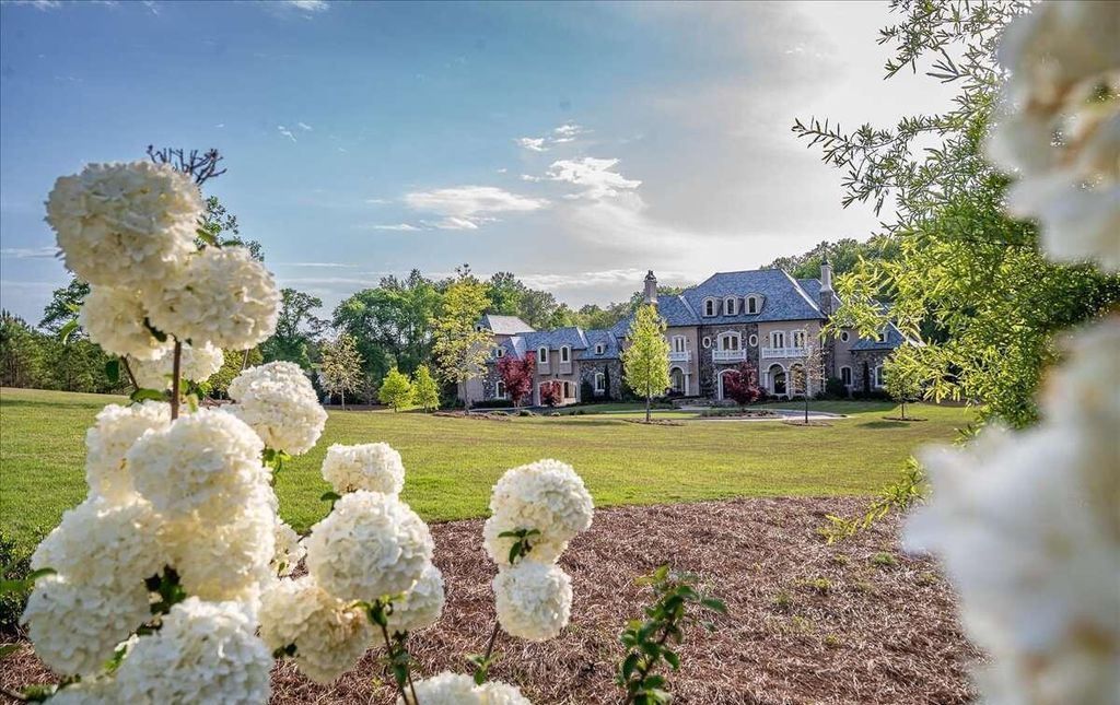 Luxury Living Redefined Exquisite 10 Acre Mansion in Georgia Priced at 4.299 Million 61