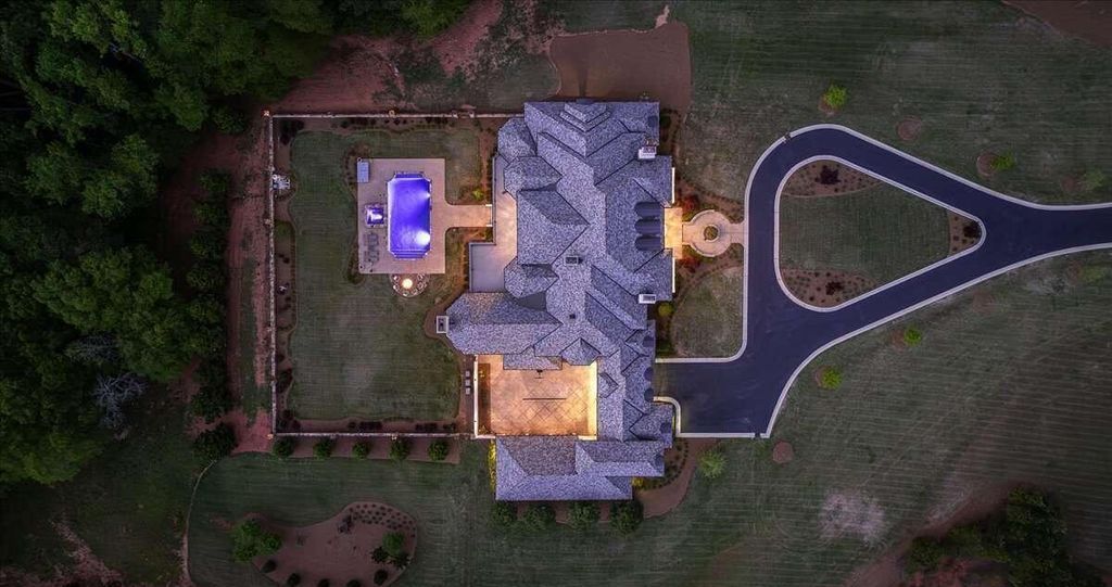 Luxury Living Redefined Exquisite 10 Acre Mansion in Georgia Priced at 4.299 Million 63