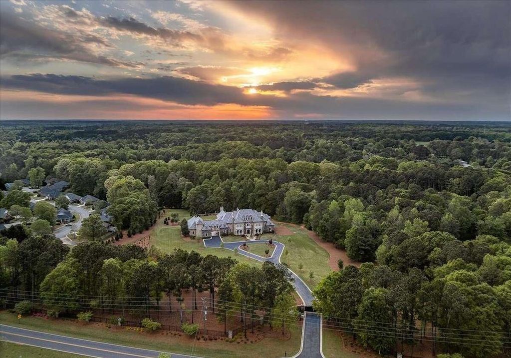 Luxury Living Redefined Exquisite 10 Acre Mansion in Georgia Priced at 4.299 Million 67