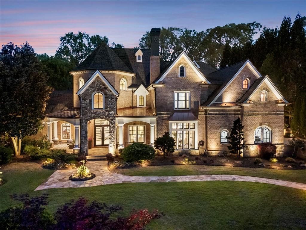Magnificent Luxury A Grand Estate in Manor Golf and Country Club Georgia Offered at 4.175 Million 2
