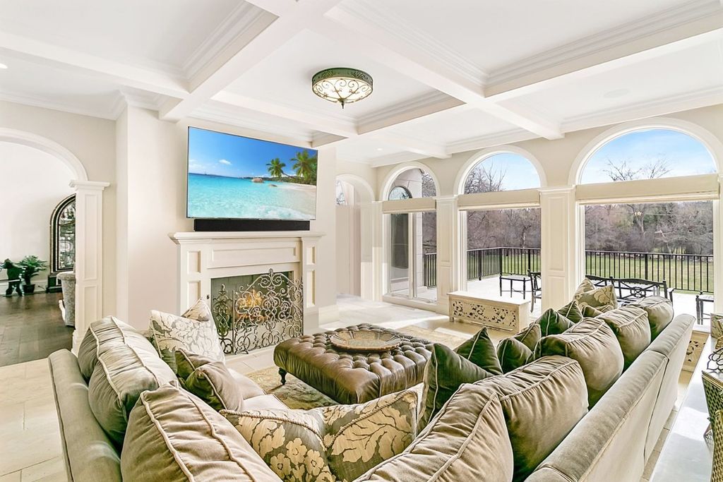 Michigan Marvel Louis Derosiers Architectural Masterpiece Crafted by Don Bosco Hits the Market for 6.9 Million 12