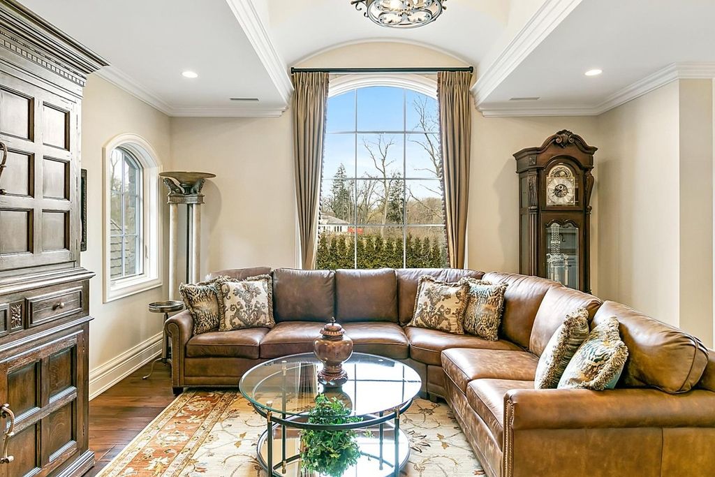 Michigan Marvel Louis Derosiers Architectural Masterpiece Crafted by Don Bosco Hits the Market for 6.9 Million 20