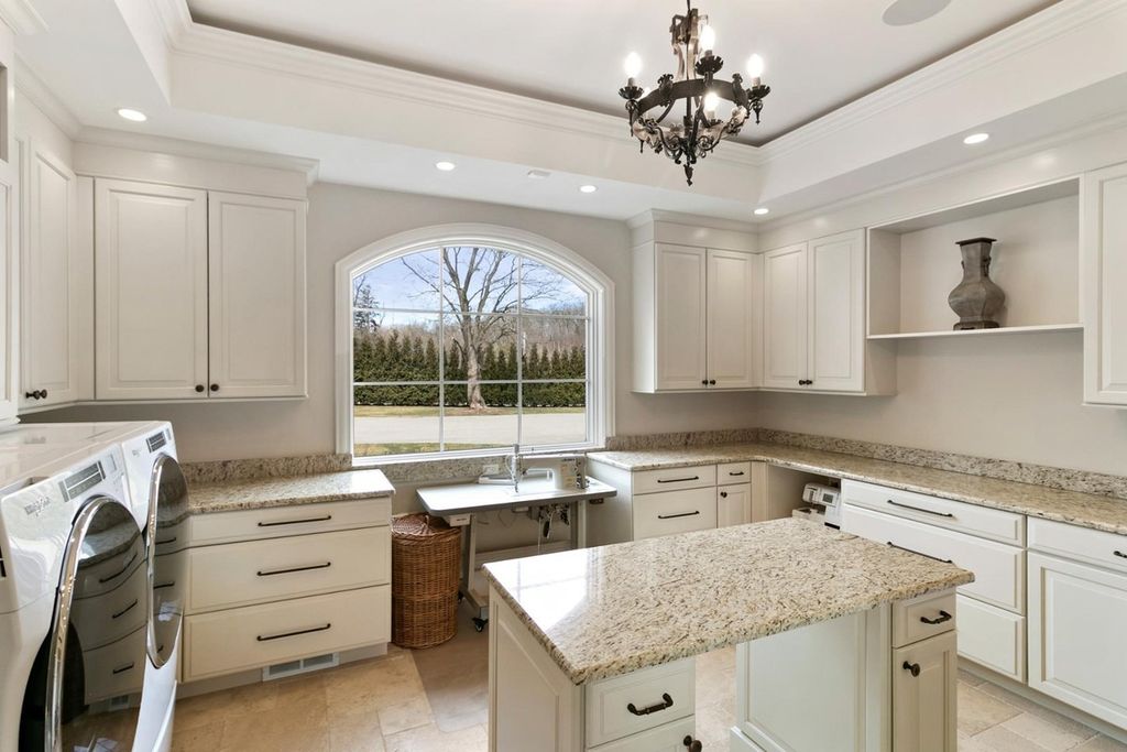 Michigan Marvel Louis Derosiers Architectural Masterpiece Crafted by Don Bosco Hits the Market for 6.9 Million 27