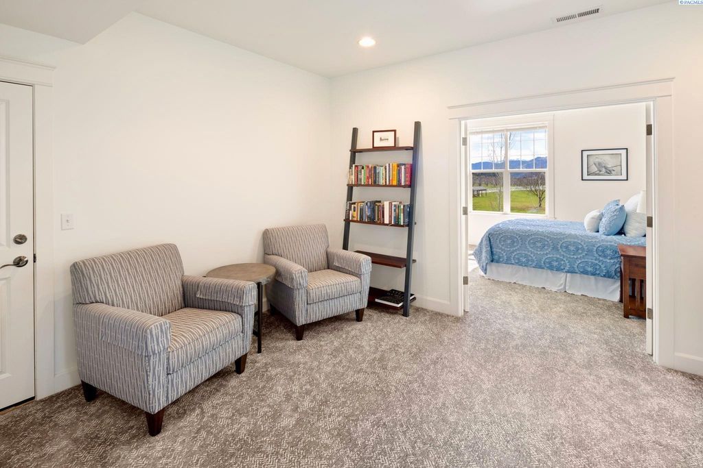 Modern Home with Enchanting Views and Luxurious Amenities in Washington Listed at 3.25 Million 18