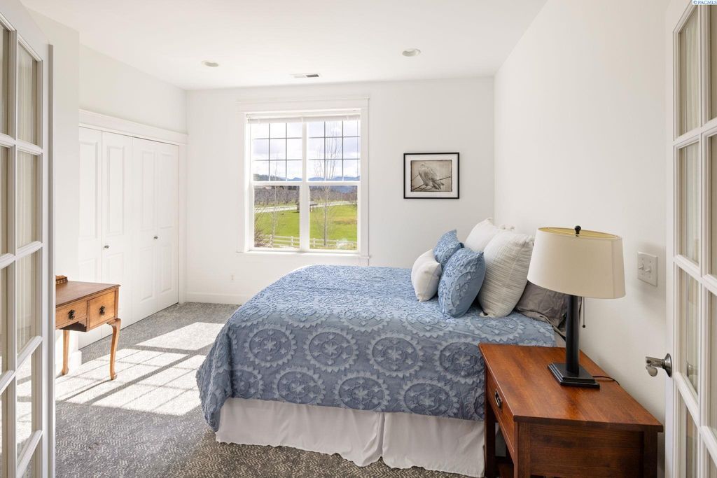 Modern Home with Enchanting Views and Luxurious Amenities in Washington Listed at 3.25 Million 20