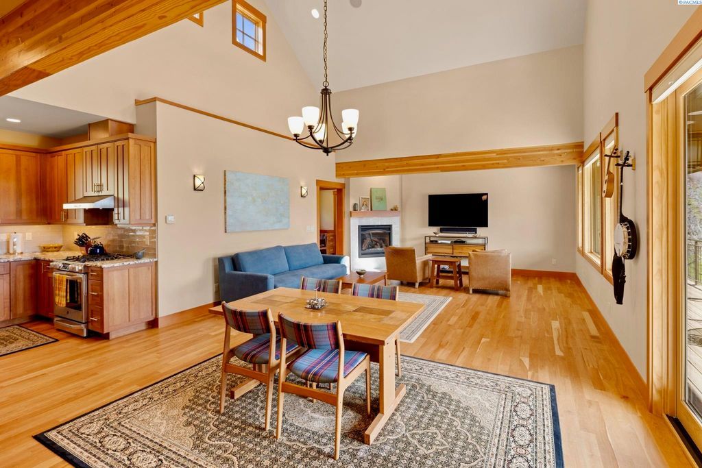 Modern Home with Enchanting Views and Luxurious Amenities in Washington Listed at 3.25 Million 29
