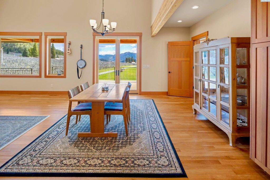 Modern Home with Enchanting Views and Luxurious Amenities in Washington Listed at 3.25 Million 30
