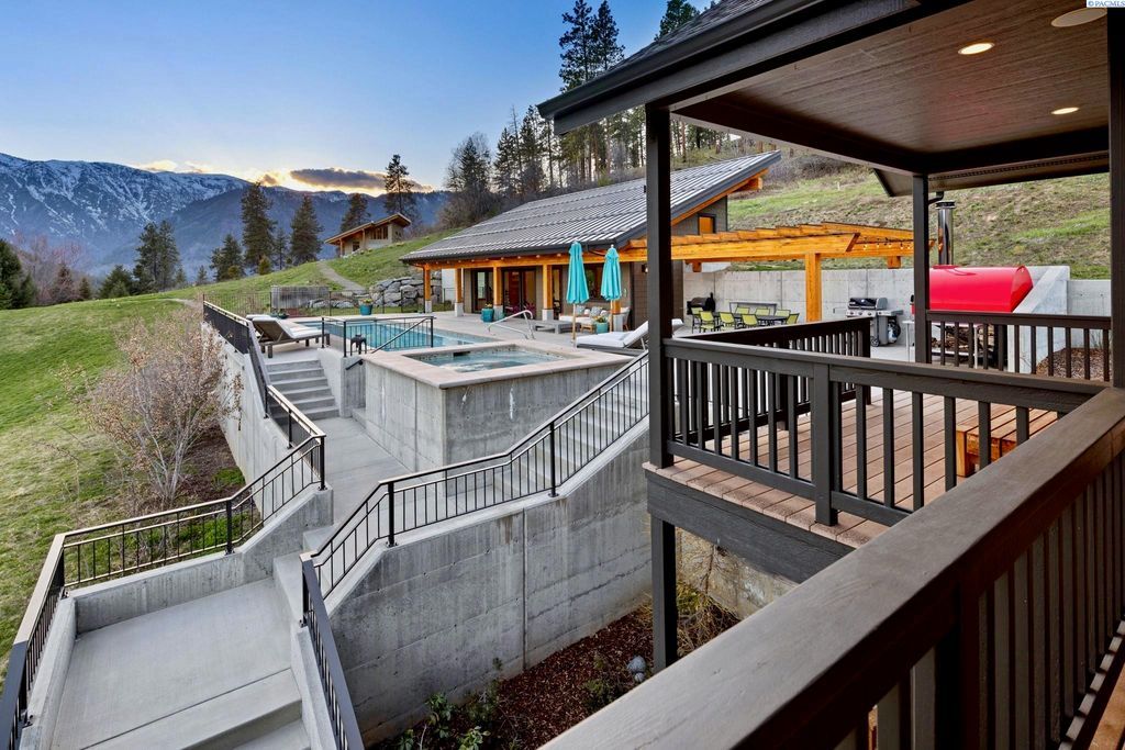 Modern Home with Enchanting Views and Luxurious Amenities in Washington Listed at 3.25 Million 35