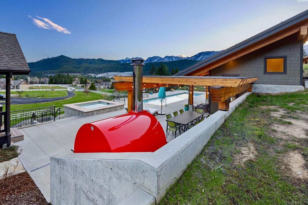 Modern Home with Enchanting Views and Luxurious Amenities in Washington Listed at 3.25 Million 37