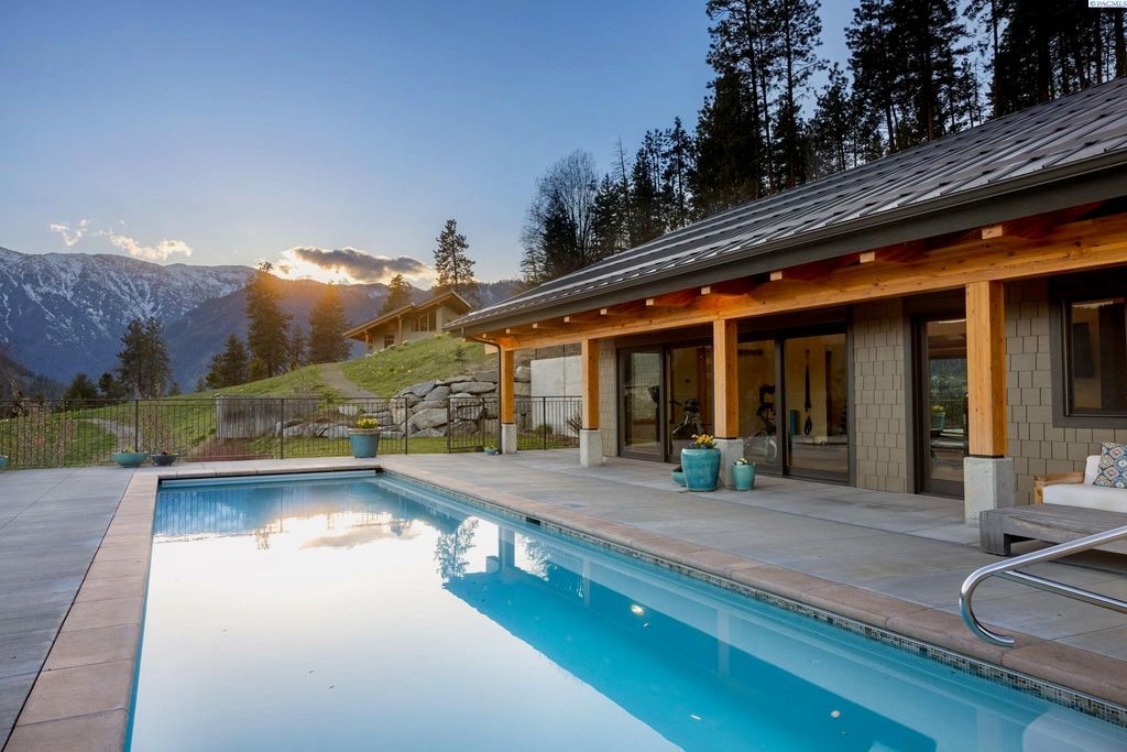 Modern Home with Enchanting Views and Luxurious Amenities in Washington Listed at 3.25 Million 39