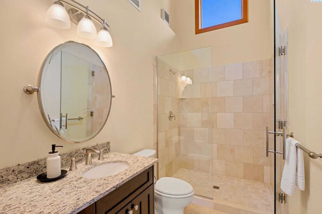 Modern Home with Enchanting Views and Luxurious Amenities in Washington Listed at 3.25 Million 44