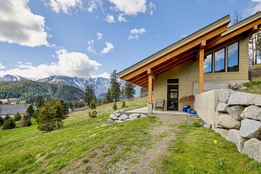 Modern Home with Enchanting Views and Luxurious Amenities in Washington Listed at 3.25 Million 45