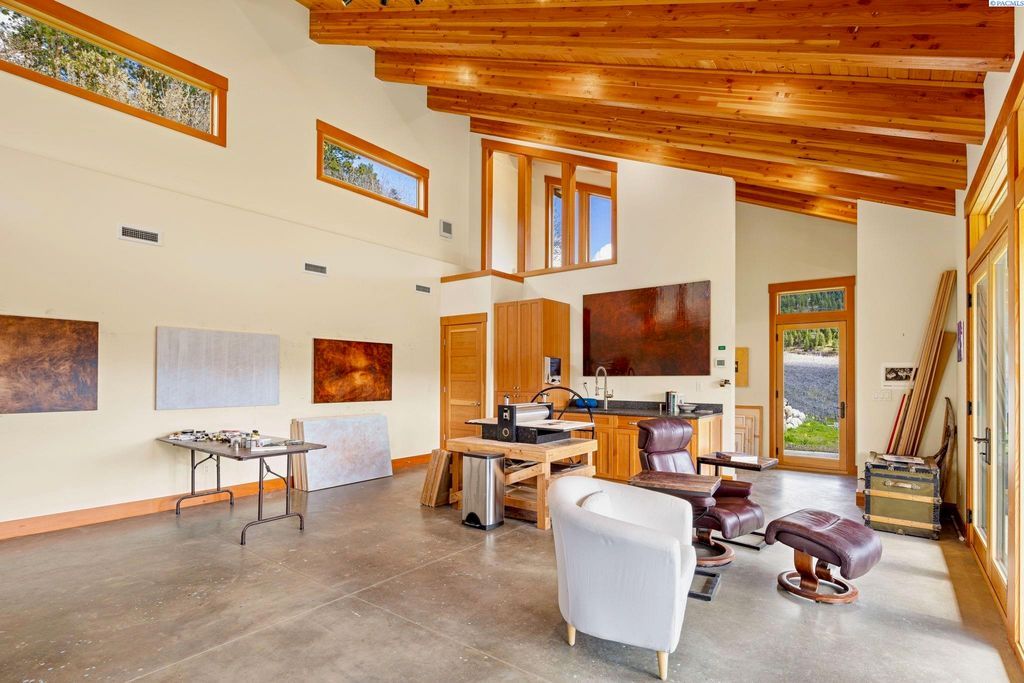 Modern Home with Enchanting Views and Luxurious Amenities in Washington Listed at 3.25 Million 48