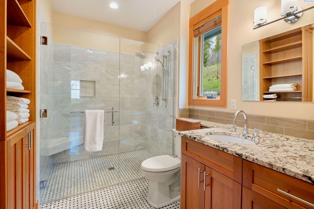 Modern Home with Enchanting Views and Luxurious Amenities in Washington Listed at 3.25 Million 50