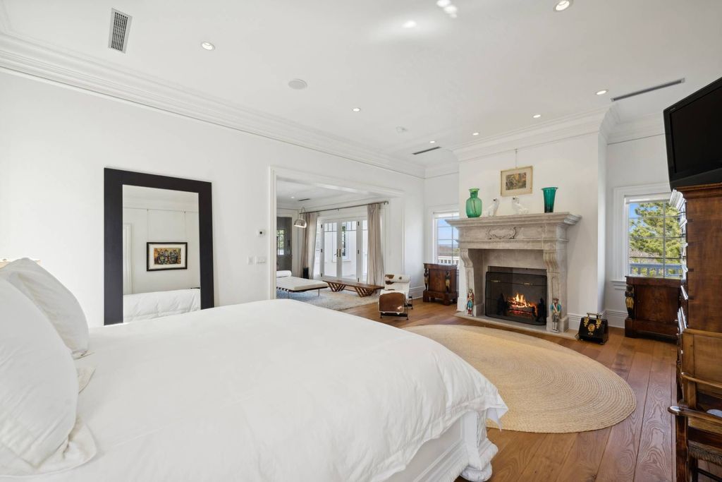 Oceanfront Opulence A Spectacular Palladian Estate Overlooking Peconic Bay Offered at 7.9 Million 26