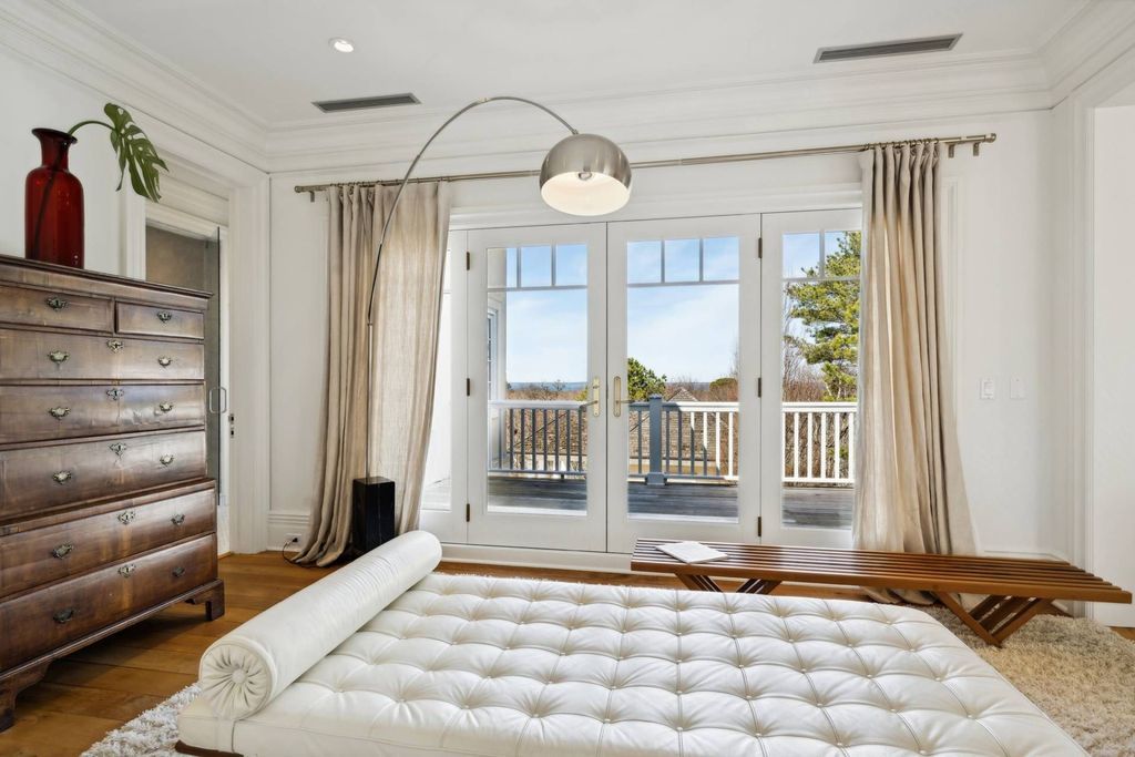 Oceanfront Opulence A Spectacular Palladian Estate Overlooking Peconic Bay Offered at 7.9 Million 27