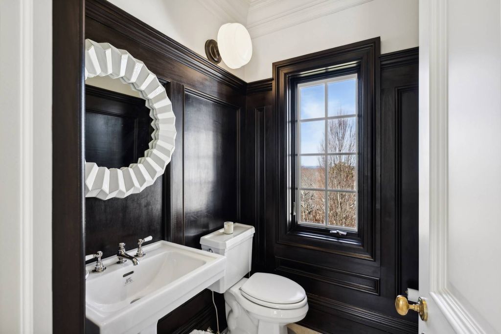Oceanfront Opulence A Spectacular Palladian Estate Overlooking Peconic Bay Offered at 7.9 Million 39