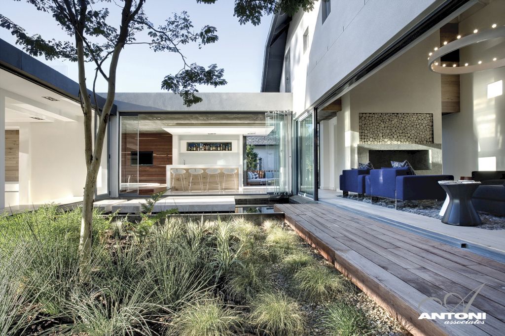 Pearl Valley 334 Offers Modern Living in Cape Town by SAOTA