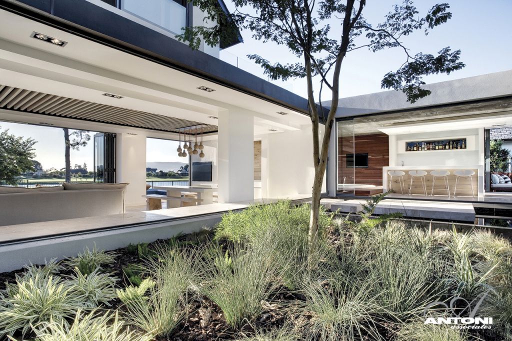 Pearl Valley 334 Offers Modern Living in Cape Town by SAOTA 2