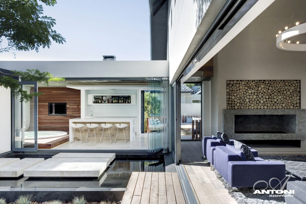Pearl Valley 334 Offers Modern Living in Cape Town by SAOTA