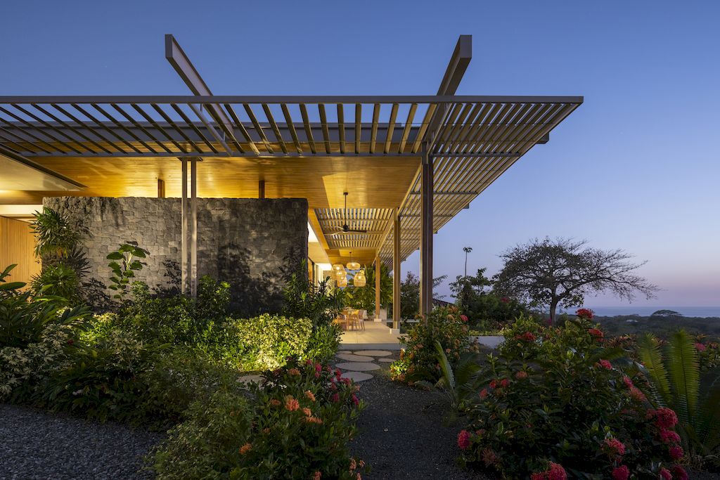 Pergola House, stunning tranquil beach house by Studio Saxe