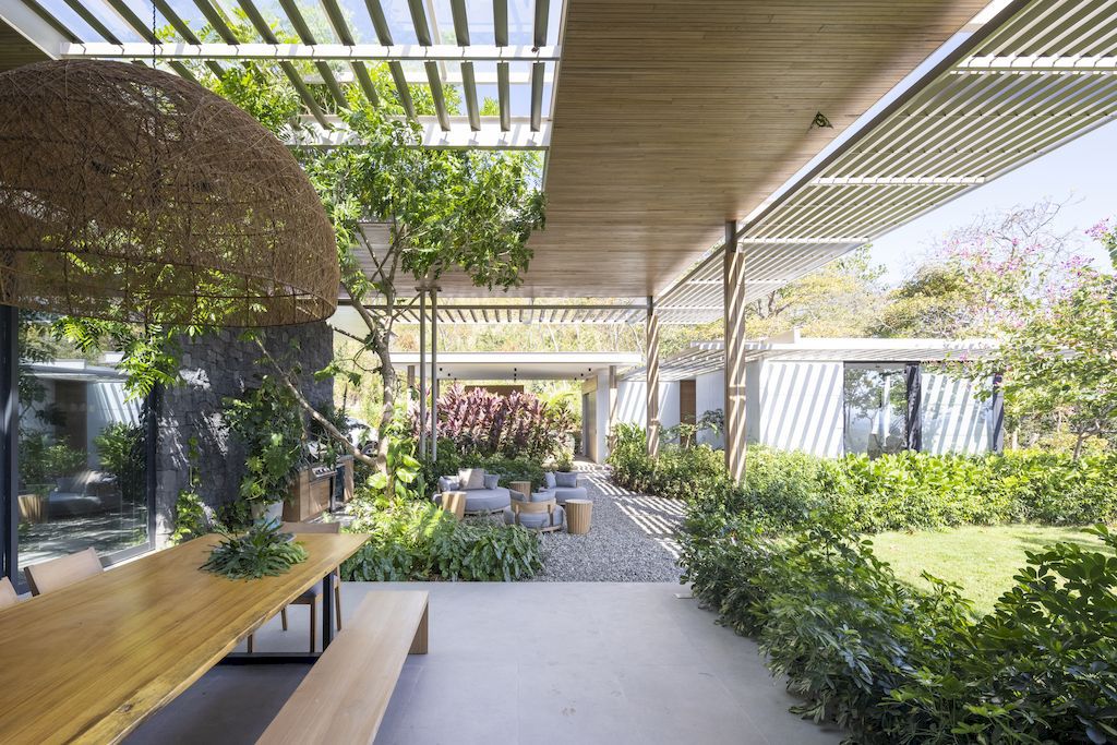 Pergola House, stunning tranquil beach house by Studio Saxe