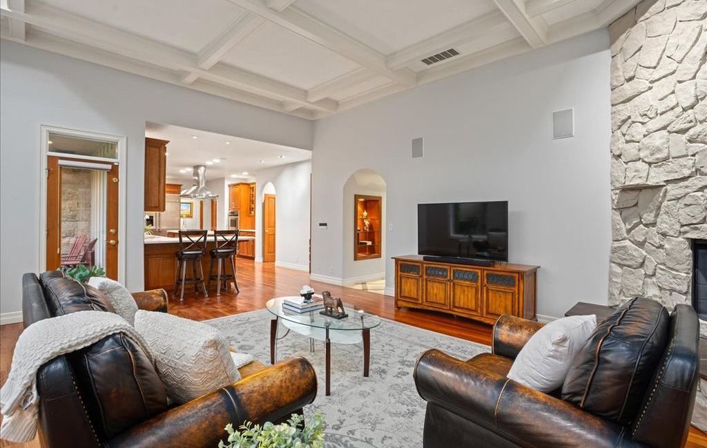 Riverside Opulence Exquisite French Country Estate on the Tualatin River Oregon Offered at 2.7 Million 16