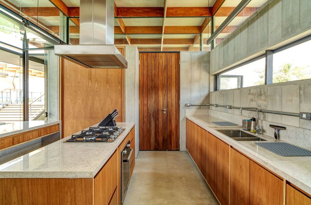 Serra Azul House, Harmonious Fusion by Apiacás Arquitetos