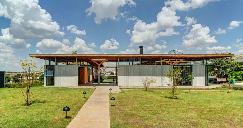 Serra Azul House, Harmonious Fusion by Apiacás Arquitetos