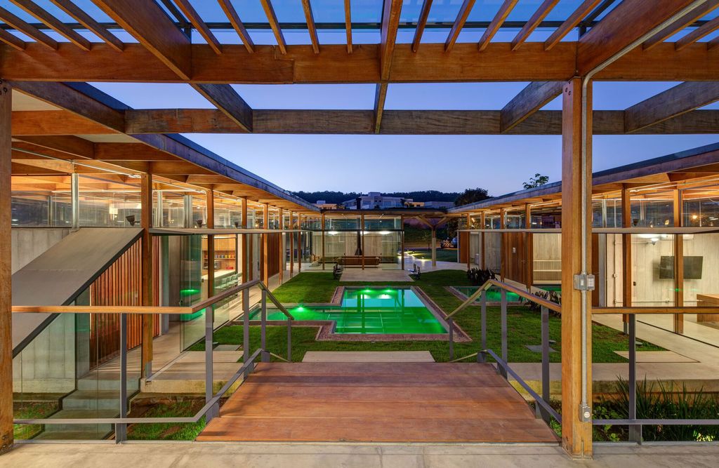 Serra Azul House, Harmonious Fusion by Apiacás Arquitetos
