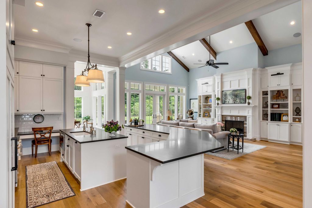 Southern Charm Luxurious Estate with Main House Guest House and Stables in South Carolina Offered at 4.75 Million 10