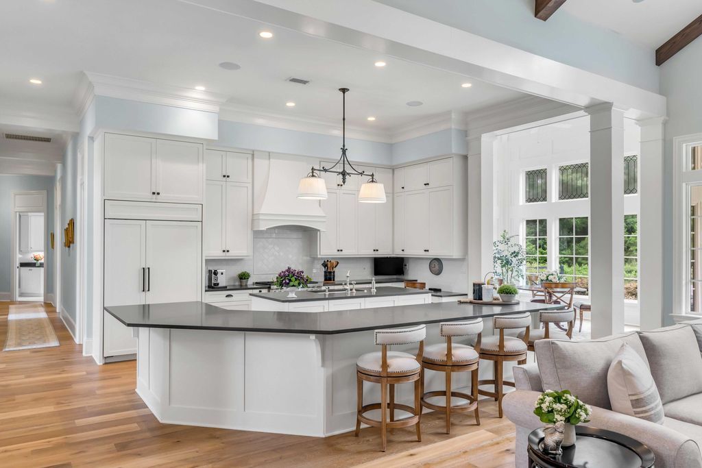 Southern Charm Luxurious Estate with Main House Guest House and Stables in South Carolina Offered at 4.75 Million 12