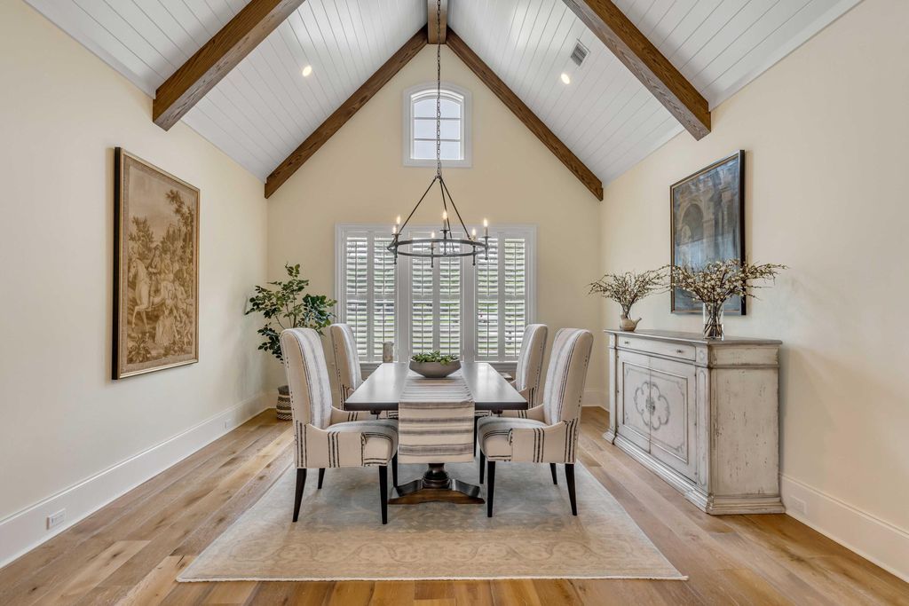Southern Charm Luxurious Estate with Main House Guest House and Stables in South Carolina Offered at 4.75 Million 15