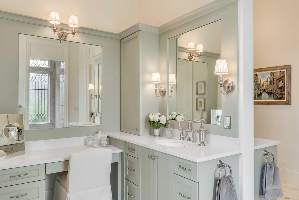 Southern Charm Luxurious Estate with Main House Guest House and Stables in South Carolina Offered at 4.75 Million 18