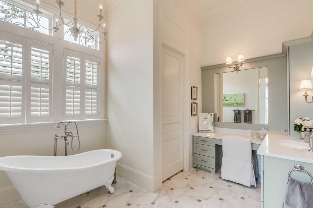 Southern Charm Luxurious Estate with Main House Guest House and Stables in South Carolina Offered at 4.75 Million 19