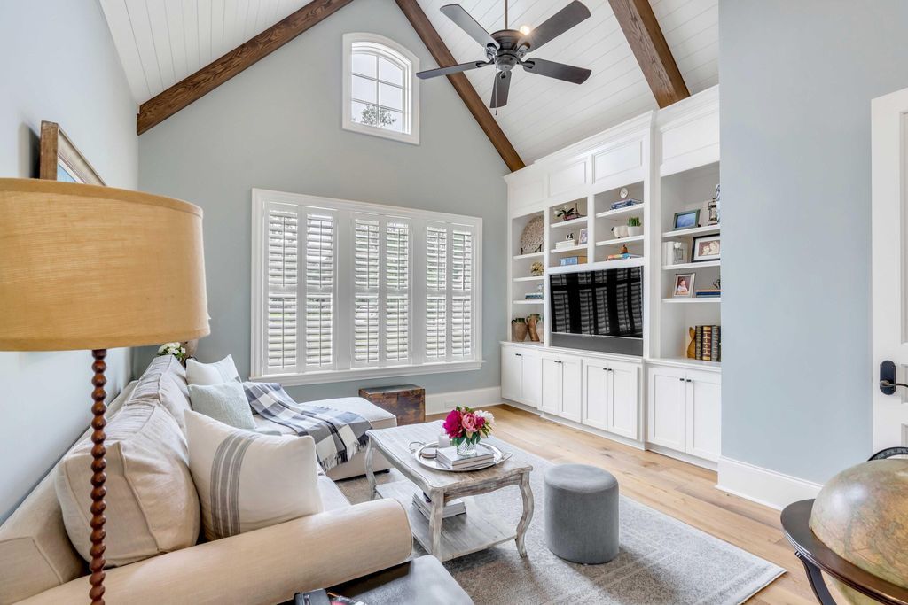 Southern Charm Luxurious Estate with Main House Guest House and Stables in South Carolina Offered at 4.75 Million 22