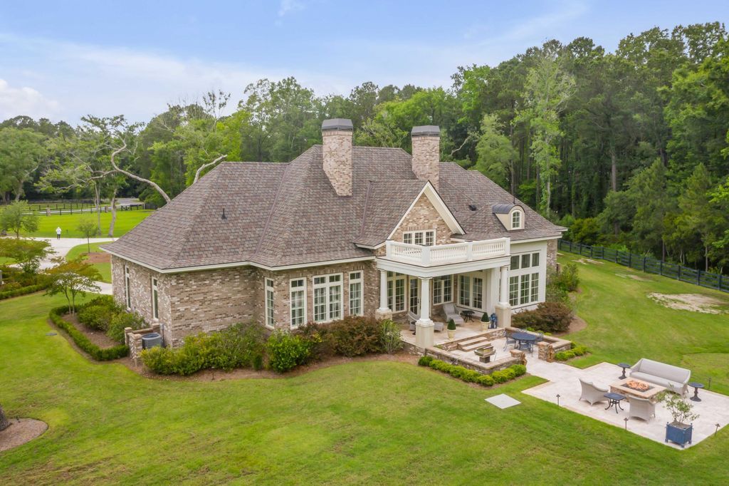 Southern Charm Luxurious Estate with Main House Guest House and Stables in South Carolina Offered at 4.75 Million 3