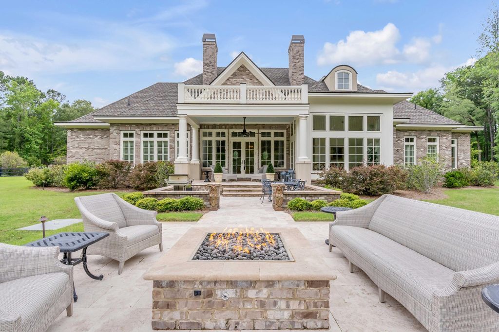Southern Charm Luxurious Estate with Main House Guest House and Stables in South Carolina Offered at 4.75 Million 51