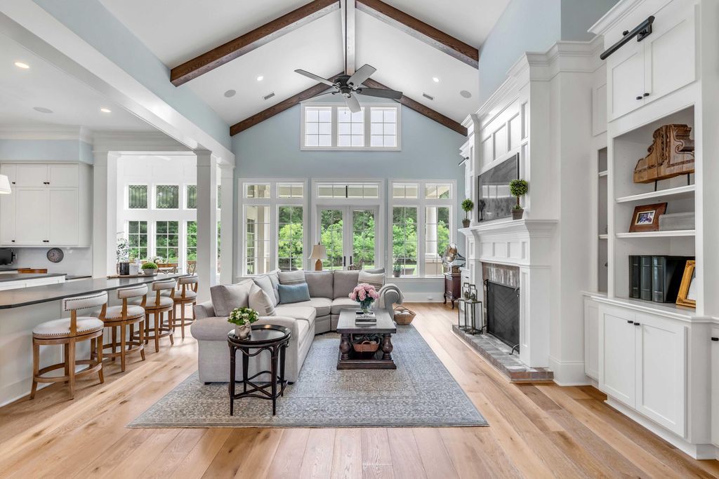 Southern Charm Luxurious Estate with Main House Guest House and Stables in South Carolina Offered at 4.75 Million 6