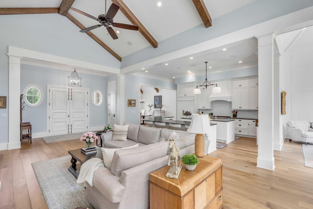 Southern Charm Luxurious Estate with Main House Guest House and Stables in South Carolina Offered at 4.75 Million 8