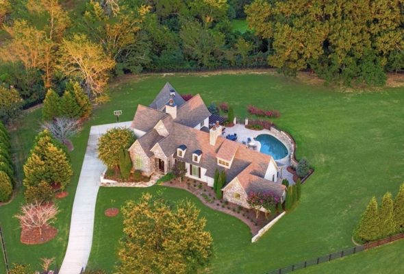 Photo inspiration: Visual Reference: Southern Elegance Stunning Pool Home In Horse Friendly Tennessee