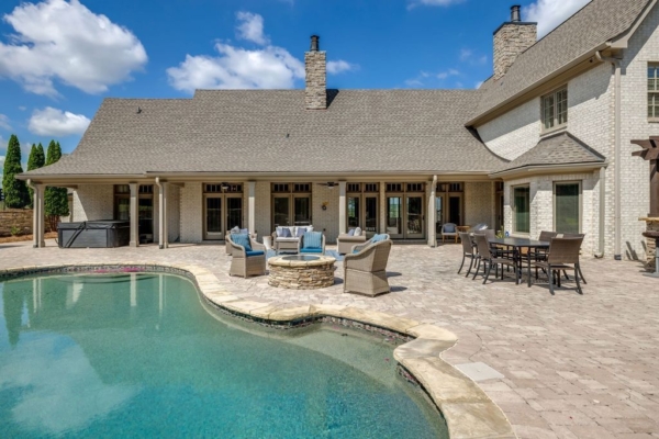 Curated visual reference: Southern Elegance Stunning Pool Home In Horse Friendly Tennessee Photo Inspiration