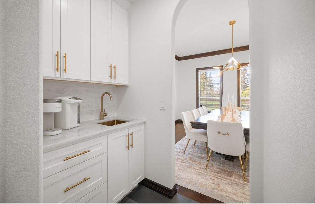 Timeless Elegance Exquisite Craftsmanship and Artisanship in Oregon Home Offered at 2.25 Million 17
