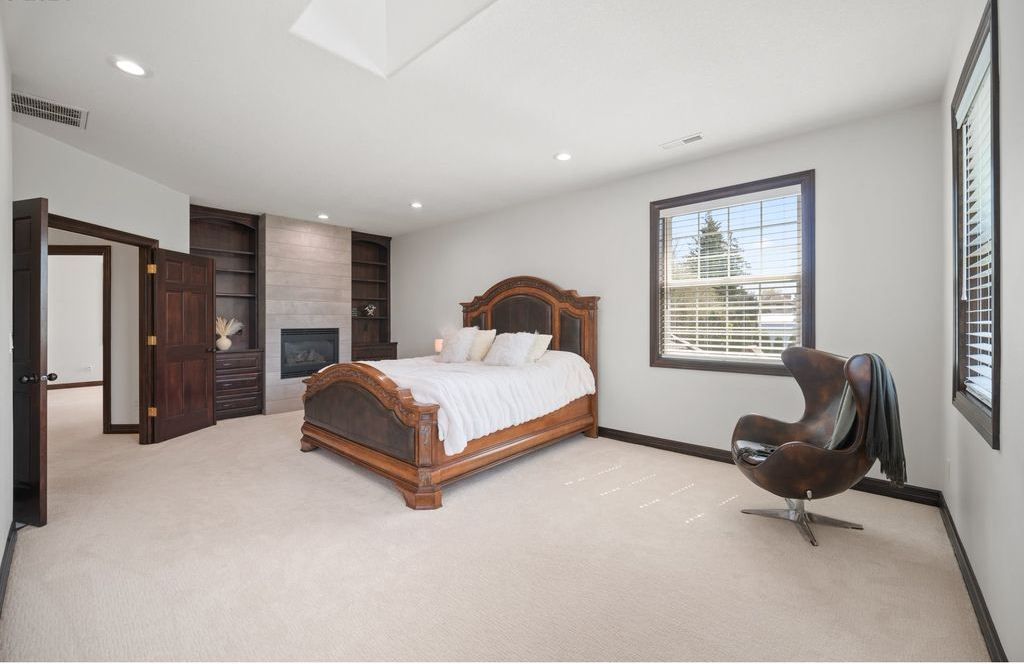 Timeless Elegance Exquisite Craftsmanship and Artisanship in Oregon Home Offered at 2.25 Million 24