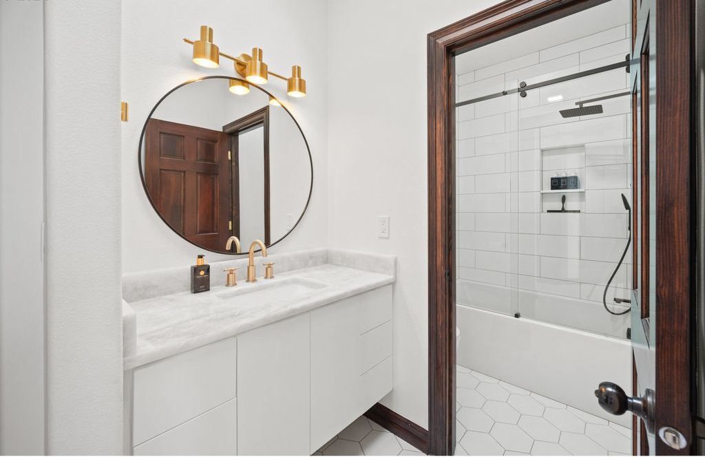Timeless Elegance Exquisite Craftsmanship and Artisanship in Oregon Home Offered at 2.25 Million 33