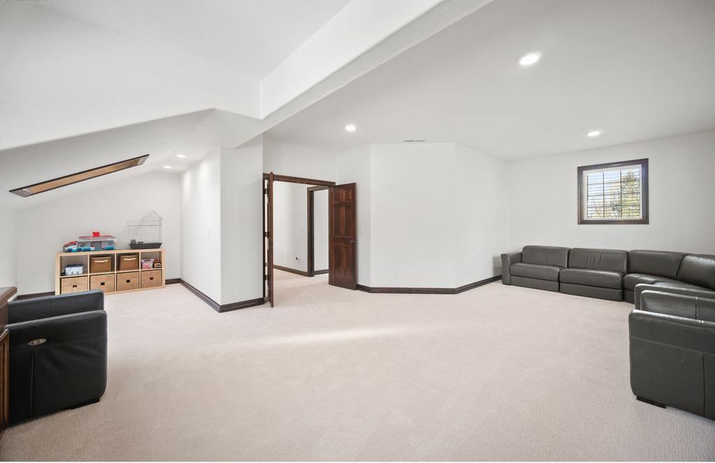 Timeless Elegance Exquisite Craftsmanship and Artisanship in Oregon Home Offered at 2.25 Million 38