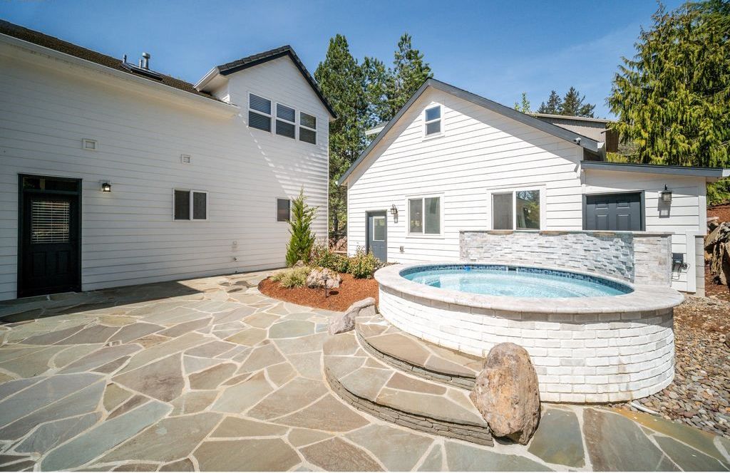 Timeless Elegance Exquisite Craftsmanship and Artisanship in Oregon Home Offered at 2.25 Million 40