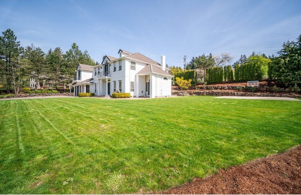 Timeless Elegance Exquisite Craftsmanship and Artisanship in Oregon Home Offered at 2.25 Million 6